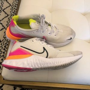 Nike Renew - size 7 - Running shoes